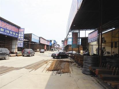 武汉楼市回暖争论中 钢材水泥价格跌回2007年