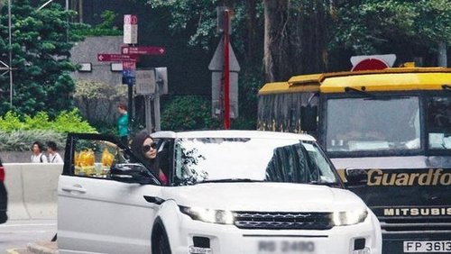 熊黛林当街捏女同事臀部 被疑性取向产生变化