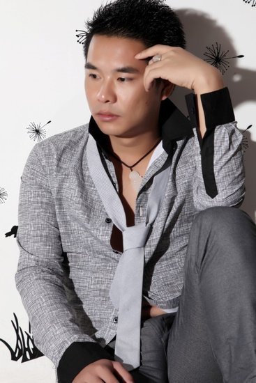 姜青涛《爱不起伤不起》MV首播 展露悲情熟男