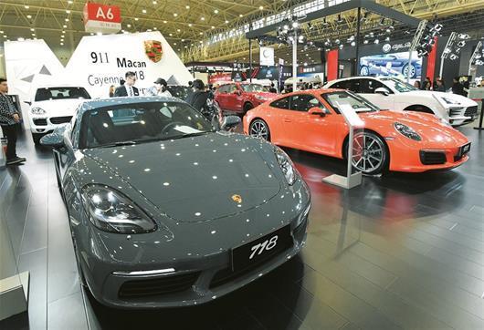 武汉男子花808万购豪车 交警发布看车展避堵路线