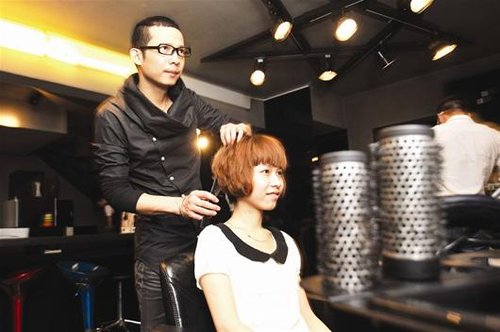 私人高端美发店现身<em>武汉</em> 量身定制个性<em>发型</em>_大