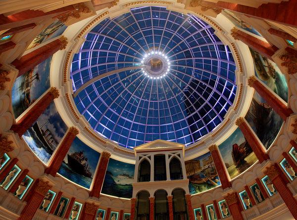 上海有座空中花园 占地3万平方米 外形酷似航