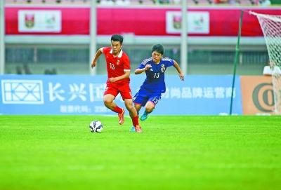 武汉伢黄聪牛气登陆欧洲 19岁就被冠军球队跪