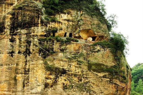 山奇水秀 古老的遗址百宝寨