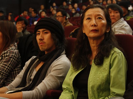 电影《追爱》将映 演员孙亦沐尽显时尚欧美范