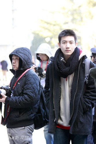 武汉二中男生北影艺考惊艳亮相  一夜 爆 红 _大楚