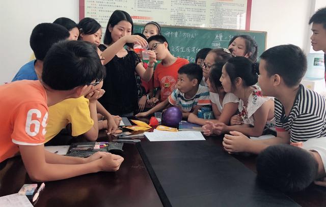 兴山县香溪社区爱心支教团队