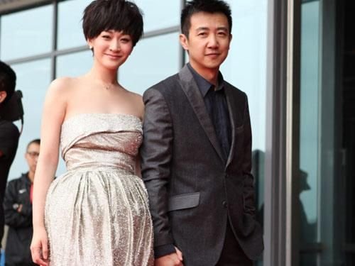 曝李小冉恋上制片人徐佳宁 机场同行被拍_大楚网_腾讯网