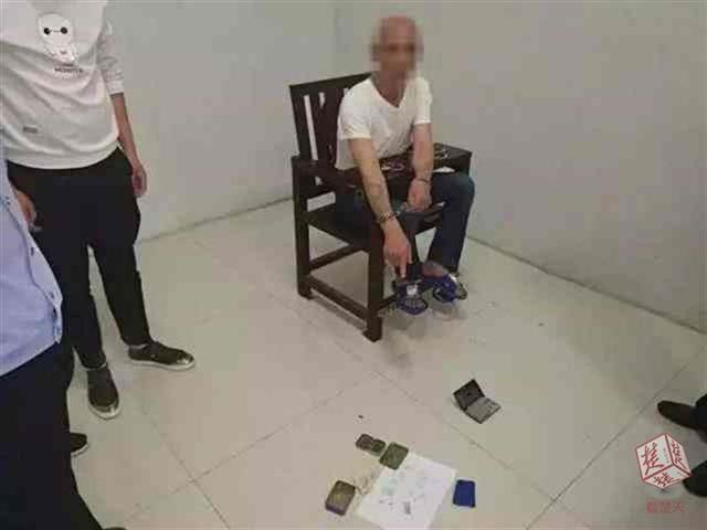 荆州破获贩卖毒品案 嫌疑人被抓后手机电话不