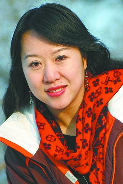 第五届闻一多诗歌奖在汉颁奖 女诗人潇潇摘桂冠_大楚网_腾讯网