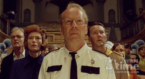 德森《月亮王国》首曝海报 将揭幕戛纳电影节