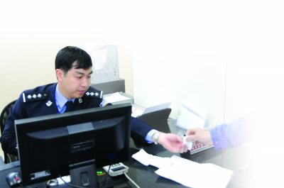 洪山交通大队交警何育:事故处理窗口3年零投诉