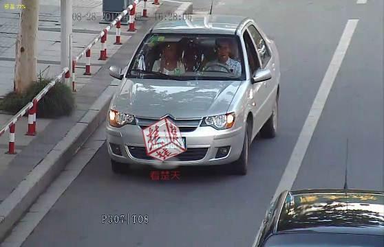 电子警察内置智能算法对车牌进行定位特写抓拍和自动识别