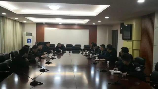 男子身背命案潜逃8年 警方设伏将其抓捕