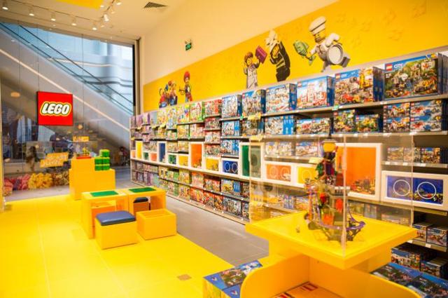 华中首家乐高&reg;授权专卖店，来武汉与你做邻居