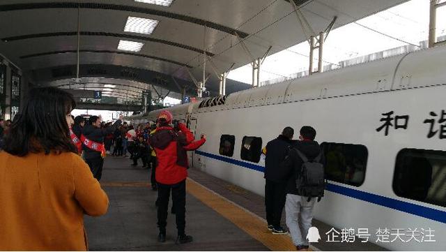 武汉至宜昌、十堰方向火车票紧张 将加开临客