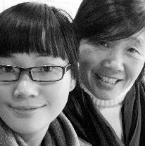 三位子女向母亲真情告白 康乃馨价格赶上红玫