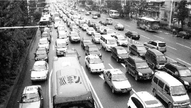 武汉节后变堵城 34个路口每小时车流量过万
