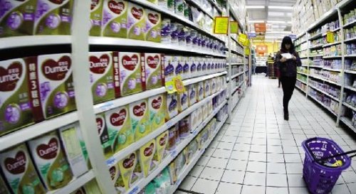 武汉超市暂不下架新西兰奶粉