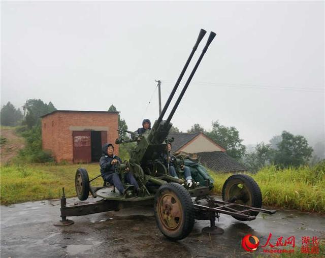 湖北郧县使用火箭高炮 人工增雨缓解当地旱情