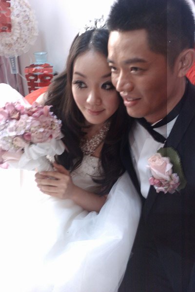 凤凰传奇成员曾毅低调办婚礼 美艳新娘曝光