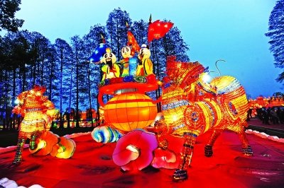 玩转东湖灯会 揭秘背后故事