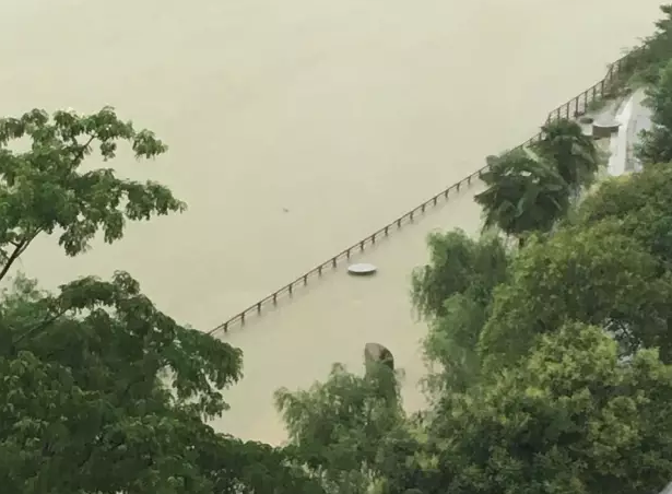 武汉中心城区交通全面瘫痪 这些路段全部走不了
