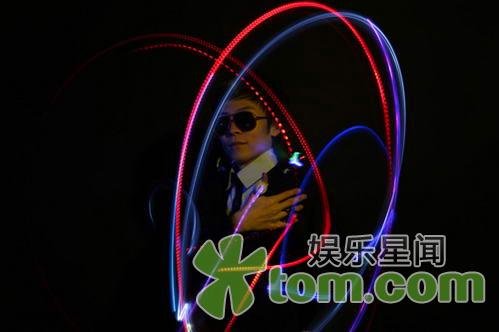 玩音乐、听唱片 王啸坤新专辑享乐会23日首唱