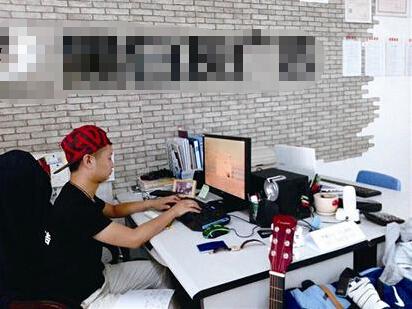 95后大学生入学仅3个月便开始创业 校内开公司