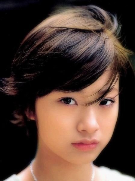 上户彩因容貌相像 被传是山口百惠私生女(图)