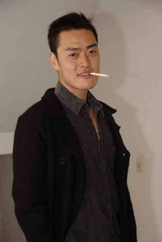 《黄金密码》80后谍战 张桐打造戴罪英雄