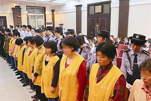 19名<em>留守妇女</em>盗窃铁路货车上货物 昨在襄阳受