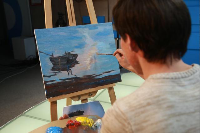 毁容青年袁矾泽网络直播绘画 感谢网友热心关