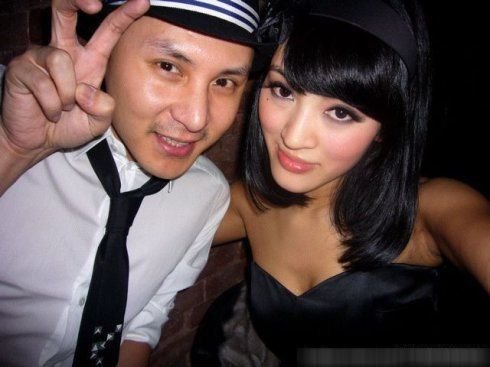 东方卫视主持朱桢疑离婚 前妻炫富照情事揭秘