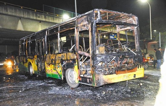 襄阳公交车纵火案告破 男子因爱生恨烧死前女