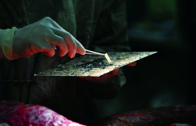 梦境的隐喻，解读梦见爸爸身上裂开流好多血的深层含义