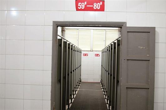 华农宣布关停公共澡堂 高校澡堂或成消失的历史_大楚网_腾讯网