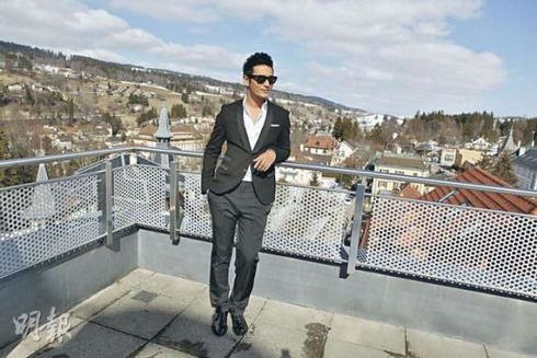 黄晓明与angelababy相约巴黎 先工作后拍拖