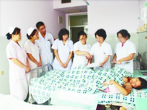 平度市妇幼保健院院长温海鲲携全体员工祝全市
