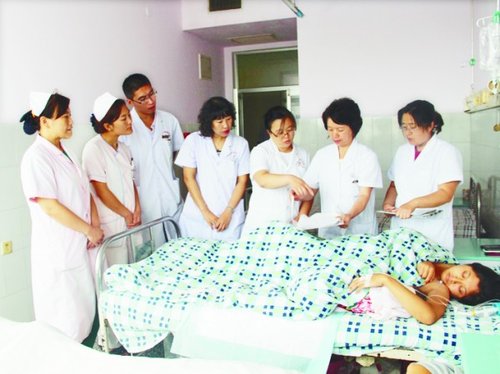 平度市妇幼保健院院长温海鲲携全体员工祝全市