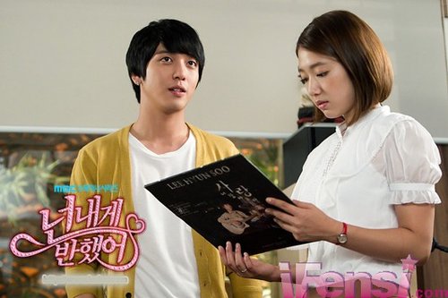 《你为我着迷》落幕 郑容和朴信惠爱情美满(组