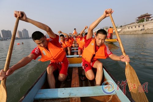 襄阳第五届湖北龙舟大赛 将于端午节在汉江举