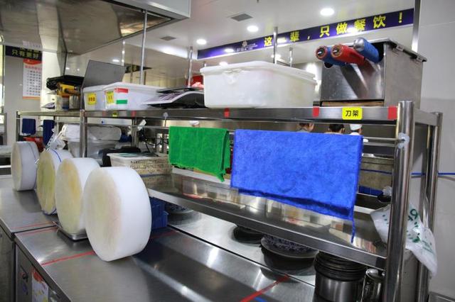 樊城区食药监局开展后厨检查整治 总体状况良好