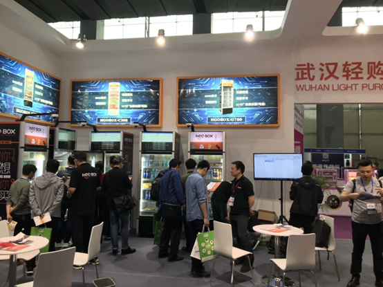 武汉创业团队携无人智能售货柜征战广州展会 