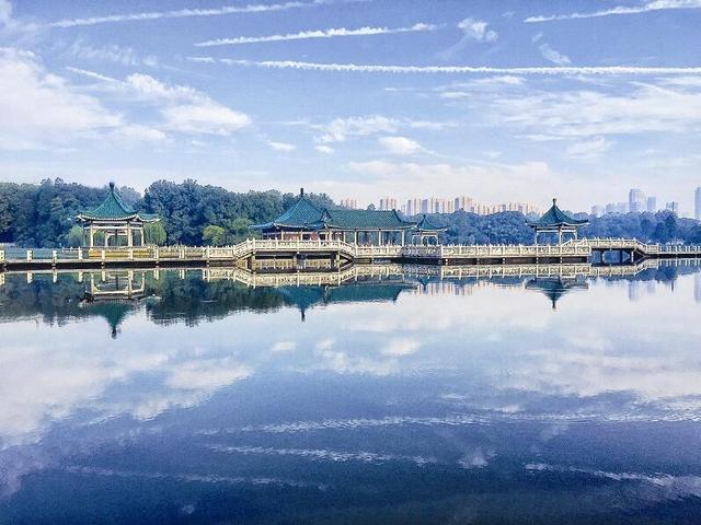 武汉昨日碧空如洗 天空又现武汉蓝(图)