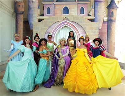 从此长发公主便加入到爱丽儿