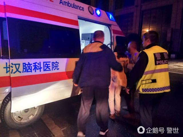 孕妇深夜羊水破裂 交警驾车开道紧急护送就医