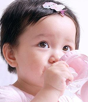 炎炎夏日 宝宝补水就是要多喝水?