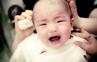 四个大技巧六个小步骤 轻松<em>给小宝宝</em>理发_健康