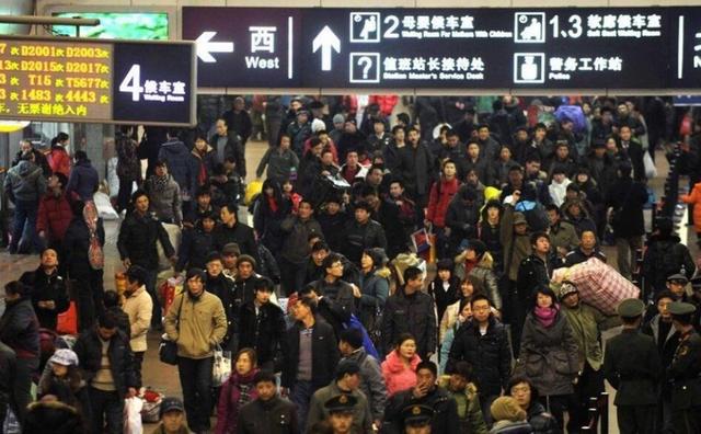 春运路上5种场合易走丢 防走失让孩子牢记这些事